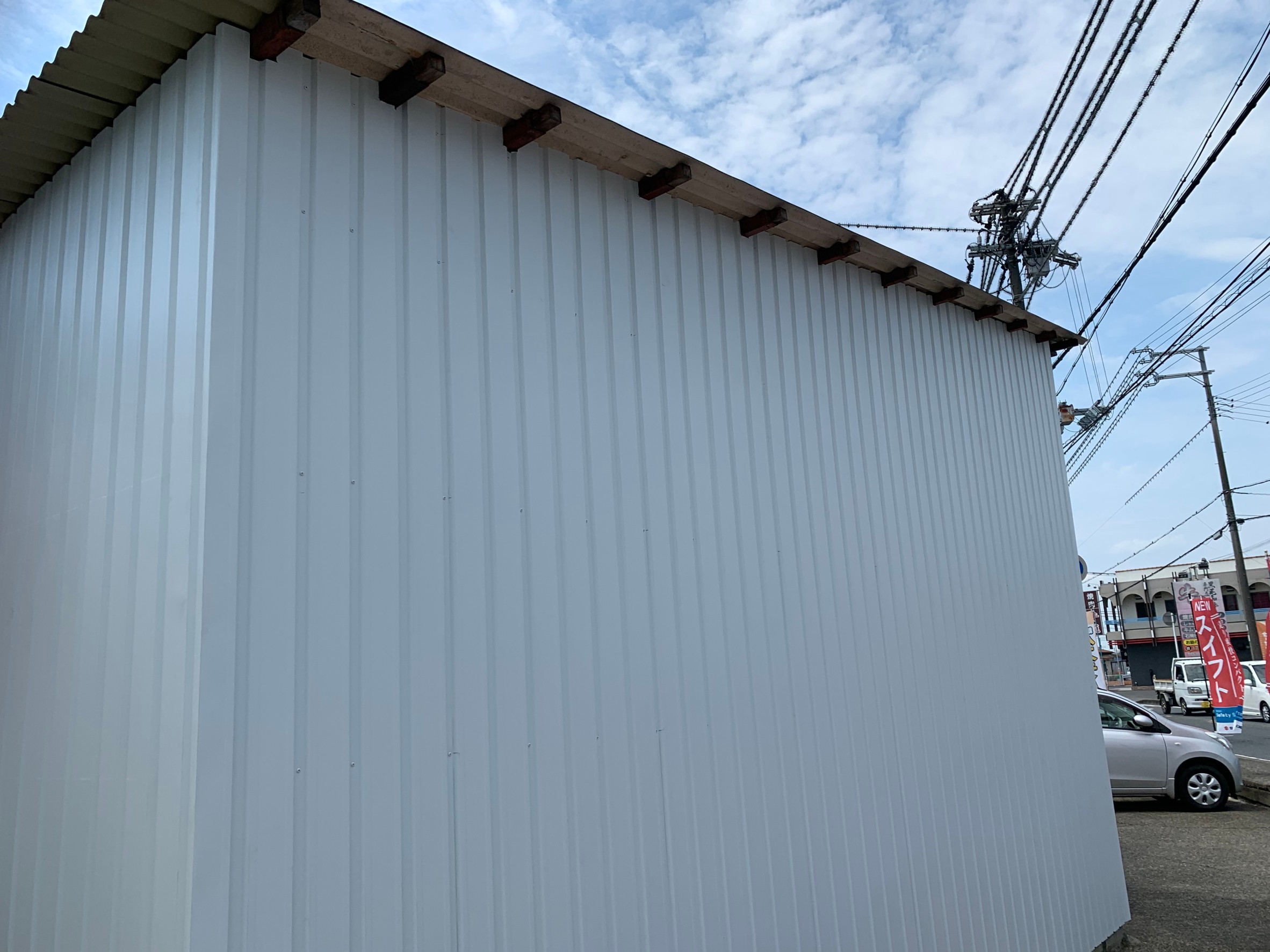 倉庫の壁の張替えをしました!(^^)!